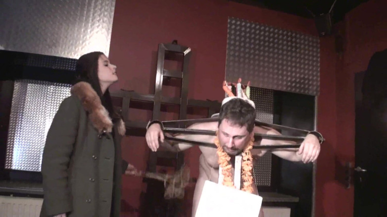 Femdom Austria: 여신 글로리아의 완벽한 괴물 쇼