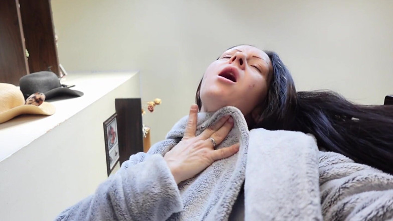 Raven Willow: 스트래들드 퍼지 로브 티저