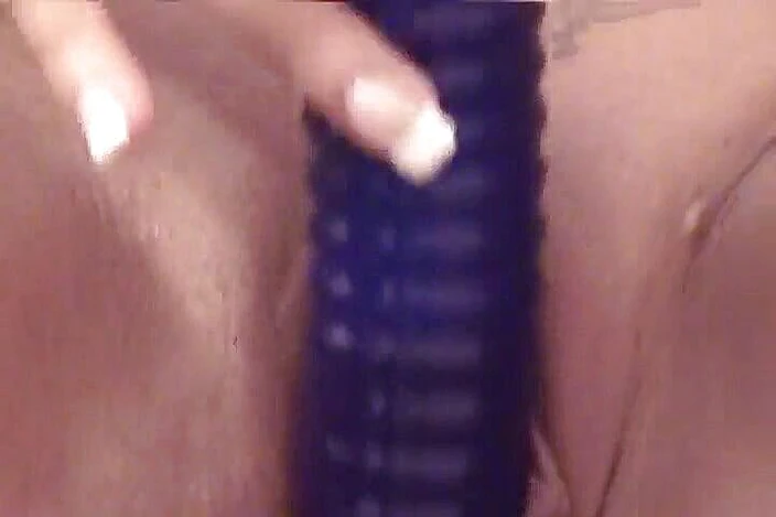 Radical Solo: Pornstar masturbates