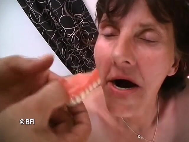 Nasty matures and dirty grannies club: Sex bez zubů 2