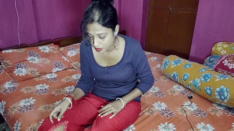 Bengali-coupel: Fotto il mio fratellastro vergine e lui finisce per darmi...