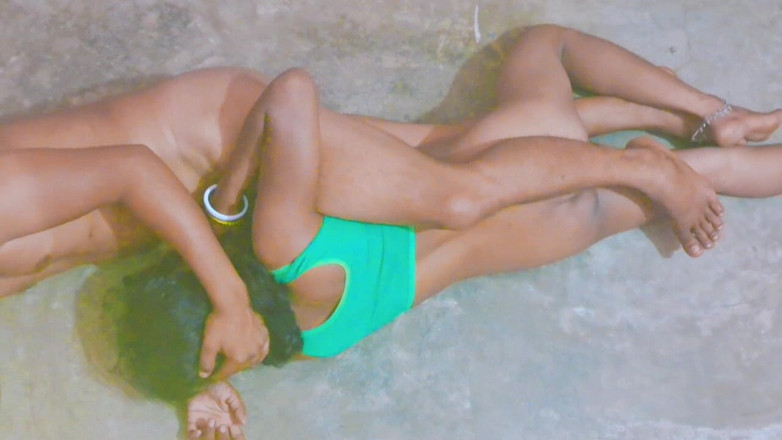 Trilokinath: 남편과 마누라의 첫 신혼여행 섹스 비디오 Saadi Ki Raat