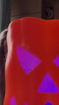 Jsi hektnější v růžovém - teď se pošukej mými kalhotkami a sténáš