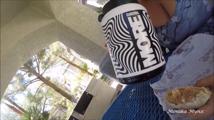 BBW Pleasures: La SSBBW mangia un enorme burrito in piscina