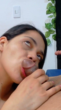 Che deliziosa faccia il mio fratellastro!!
