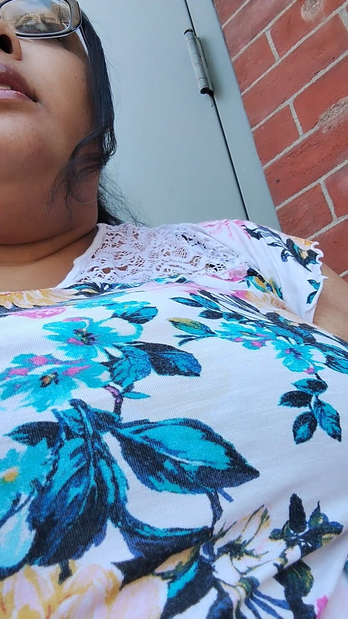Jessica pigslut: Draußen meine titten blankziehen!