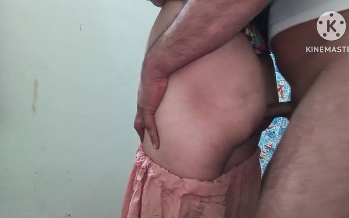Lubnawife: 巴基斯坦裁缝从他丰满的女客户牛奶之前操她的屁股