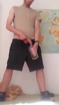 Bator Bro spuit bator pissend
