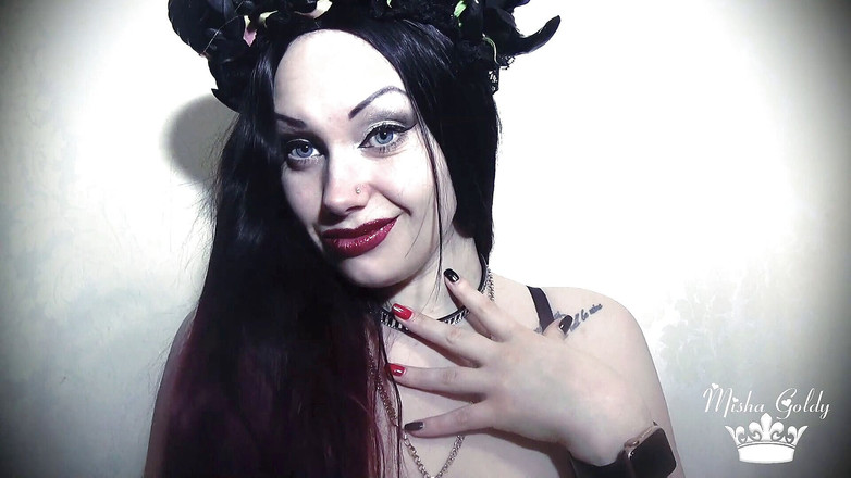 Goddess Misha Goldy: Bibirku - pintu menuju neraka! Suka