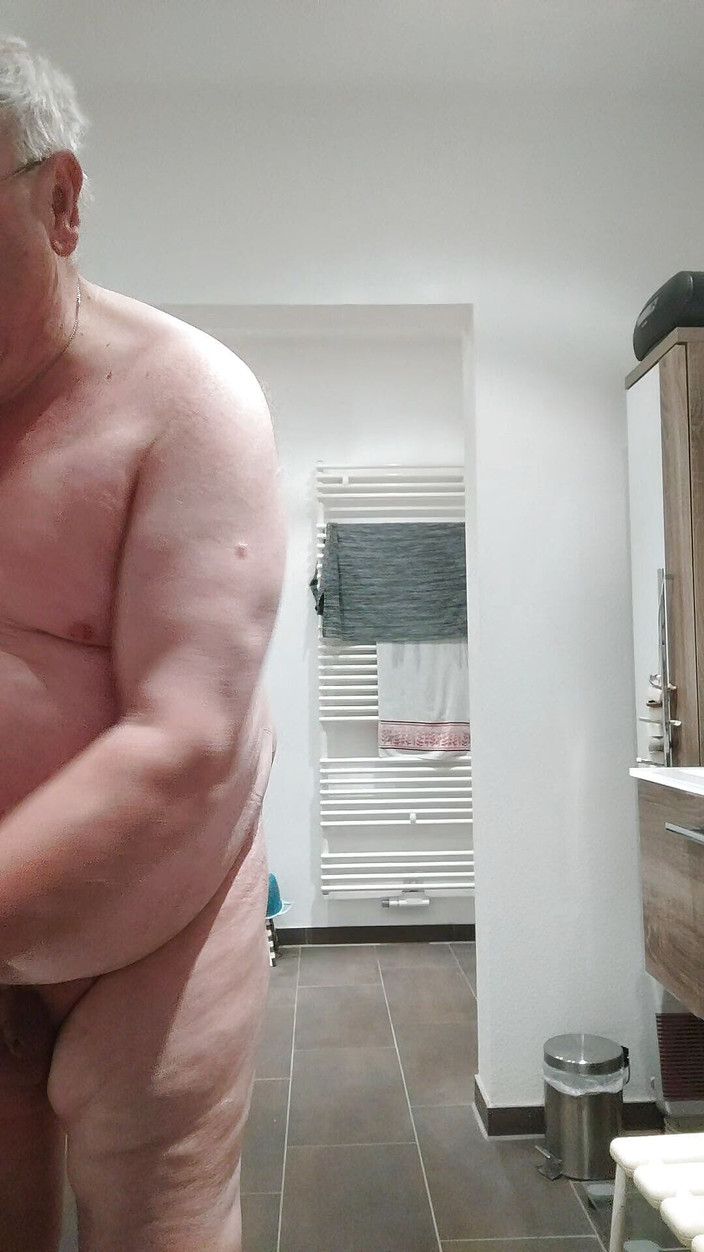 Karlchengeil: 一日中妻の汚いパンティを着る準備をしなさい