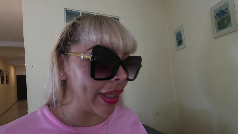 Discover 4K: Convertí a esta sexy milf rubia en mi juguete personal