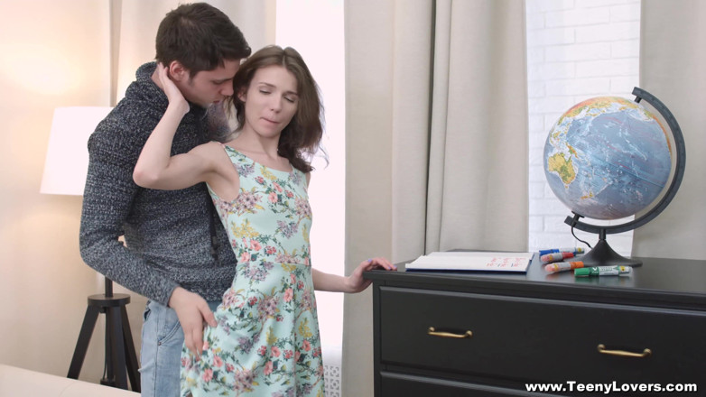 Teeny Lovers: Sex helps her study geography
