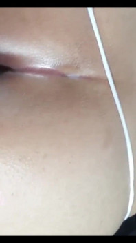 Jejda, promiň, stříkám ti na zadek!