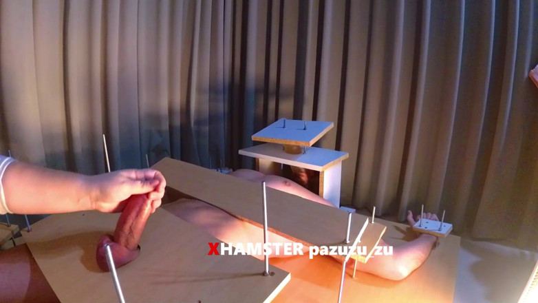 Pazuzu_zu: Labă cu dominare feminină cu femei îmbrăcate și coaie. Orgasm distrus + chin...