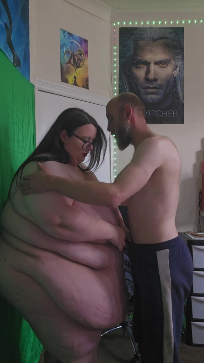 SSBBWLadyBrads: शिकारी ssbbw द्वारा छीन लिया जा रहा है