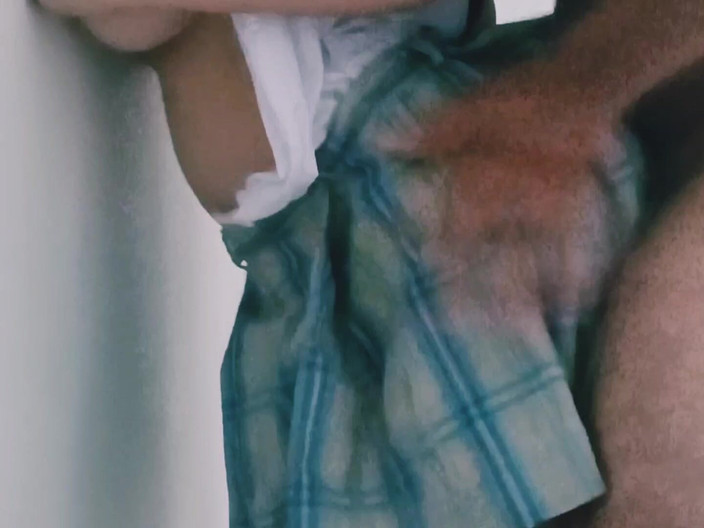 Emily-Chan: 我没有避孕套操我的年轻前女友