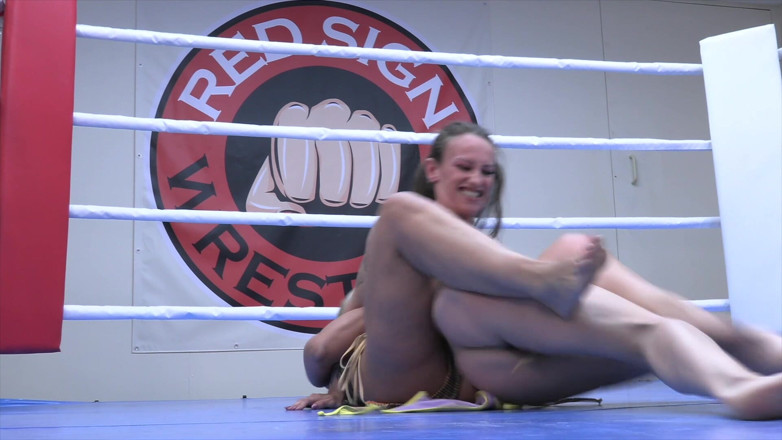 Red Sign Wrestling: Beth Bennett vs Katt Noir - pelea de sexo