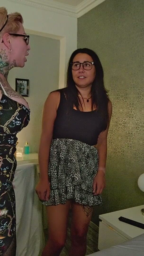 Cat-Coxx: Hardcore trojka s teenagerkou a gay sissy klukem!