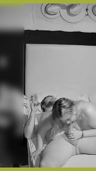 プチス - アナルクリームパイがミアのアナルを満たし