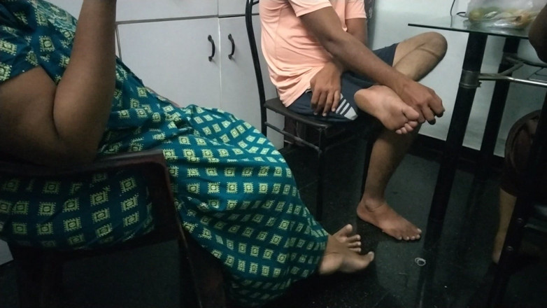 Priya aunty: Sprosté mluvení o sexu - tamilská