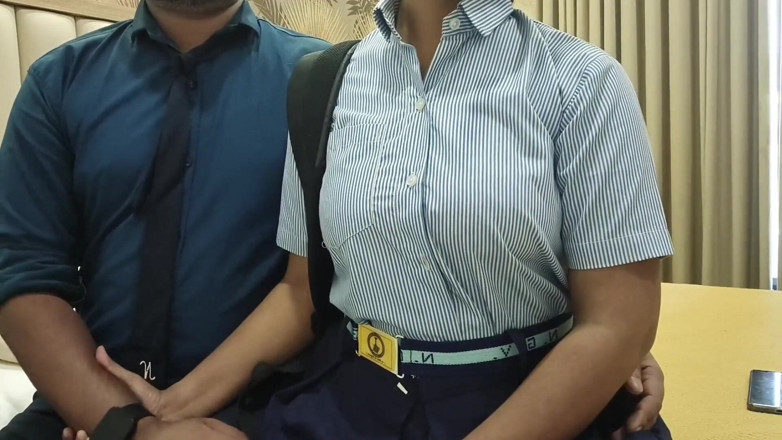 Mumbai Ashu: Hintli üniversiteli kız seks videosu