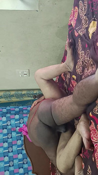 Momen-momen sepi saat dia lagi berkunjung ke rumah vadina telugu