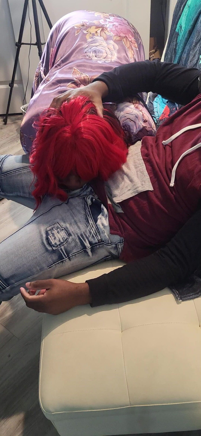 Wondahead21: 赤毛のふしだらな女の喉がソファで犯された!ファンのためだけ - Wondahead22