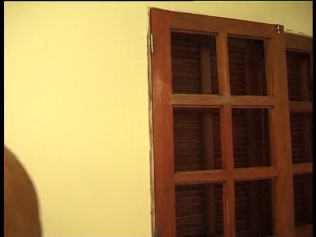 Lucky Cooch: Blonde füchsin bekommt vor analsex ihre muschi gefingert