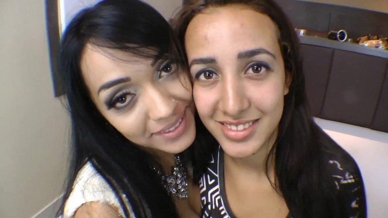 FetishKing: Líbání Gangbang Babes Lesbičky - Whois nejlepší Kisser Brazilia Versus Columbie část 2