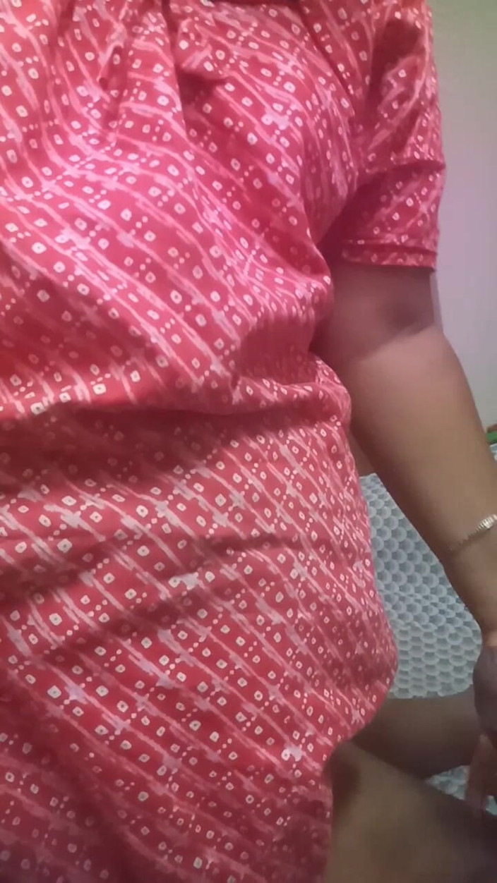 Pickup maami: Mijn stiefzus was boos, we deelden een bank en keuken,...