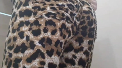 Josani Gwen: Leggins and sexy big ass touching hole
