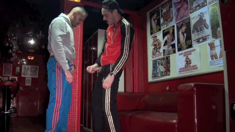 Crunch Boy: Mike fucked by straigth Arab in Paris cruising