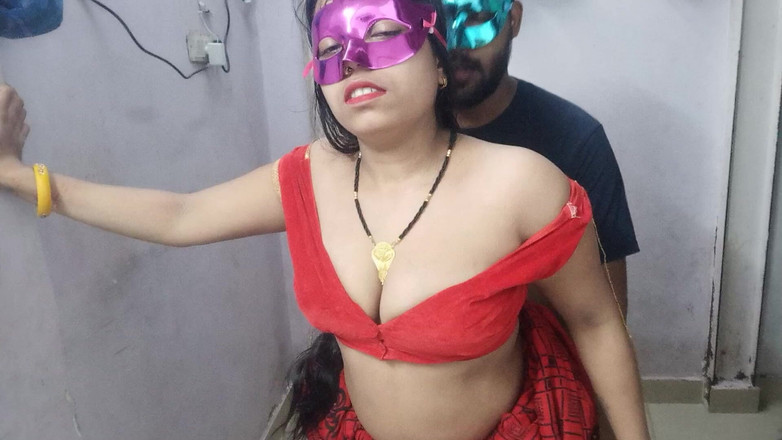 Hindi-Sex: 热辣浪漫的印度情侣做爱 - 超级性感的大奶子印度哥被释放！