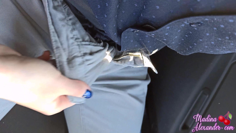 Madina Alexander: Girl play pussy and outside fucking taxi driver - cumshot
