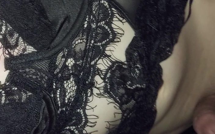 Malin: Aku suka banget ngentot sambil pakai lingerie