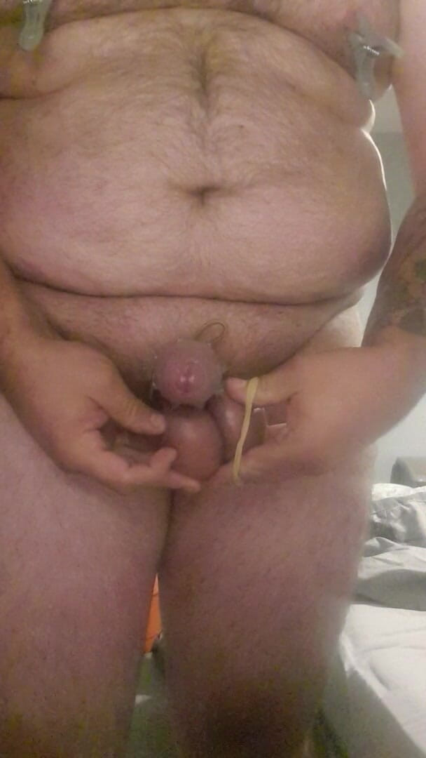 Shaun Cbt: Robie pulă cu cleme pentru sfârcuri