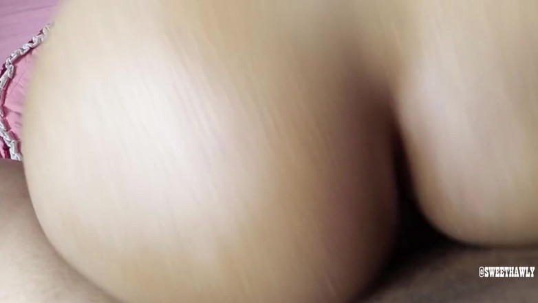 Sweethawly: 我的继妹喜欢我的鸡巴放在她的屁股上，她超级甜美