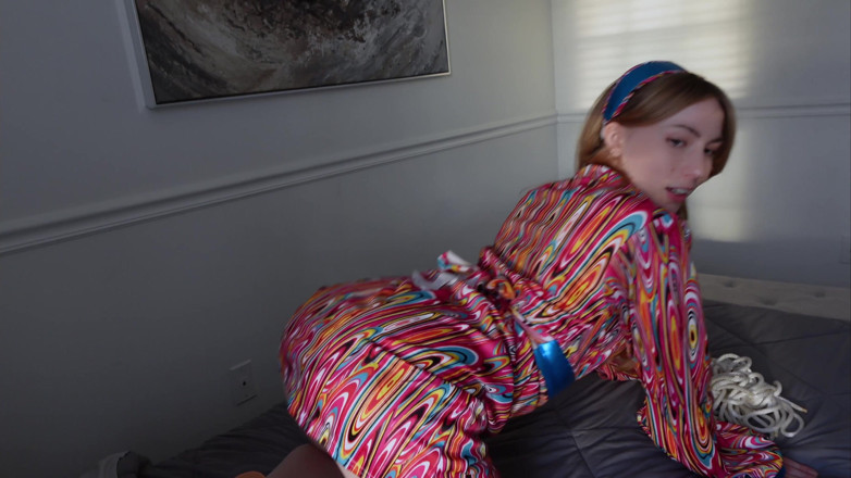 Kink in Time: Stella Elle's Groovy '60s สอนชักว่าว 4k มุมมองคนเย็ด กําลังรออยู่!