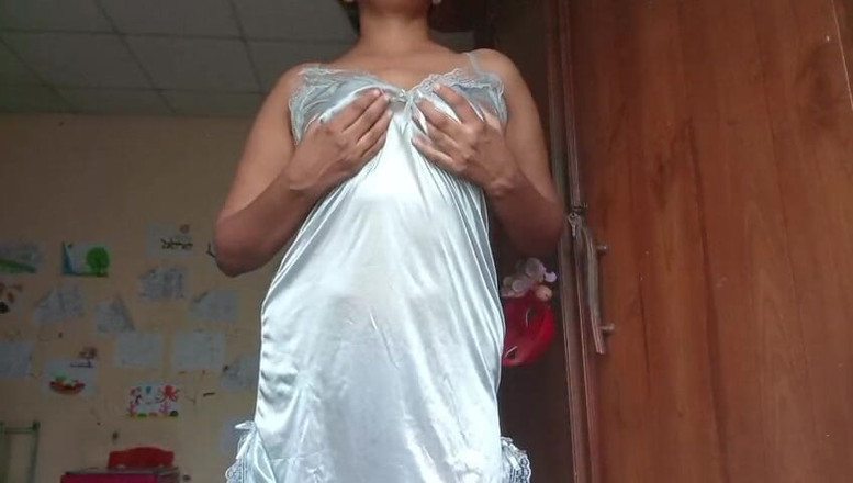 Miya White: Intensa masturbação dos dedos do clitóris e penetração 08:10 Intensa masturbação...