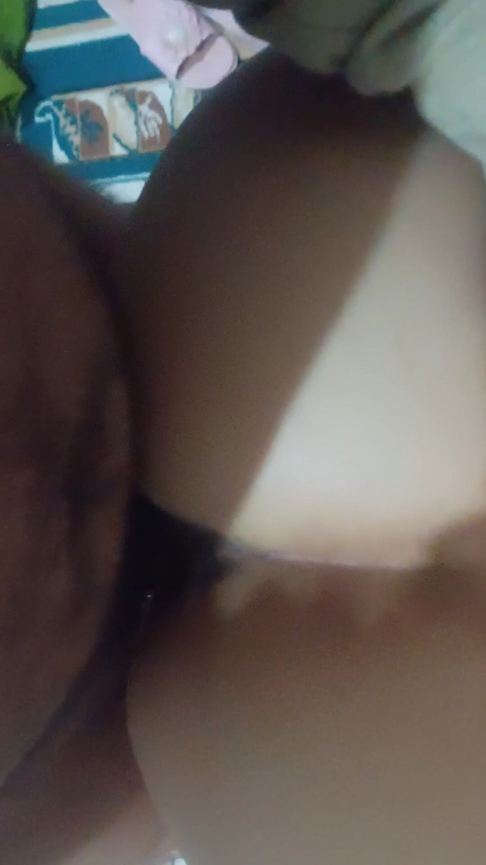 Hot wife clips: Frumoasă soție sex în poziția capră