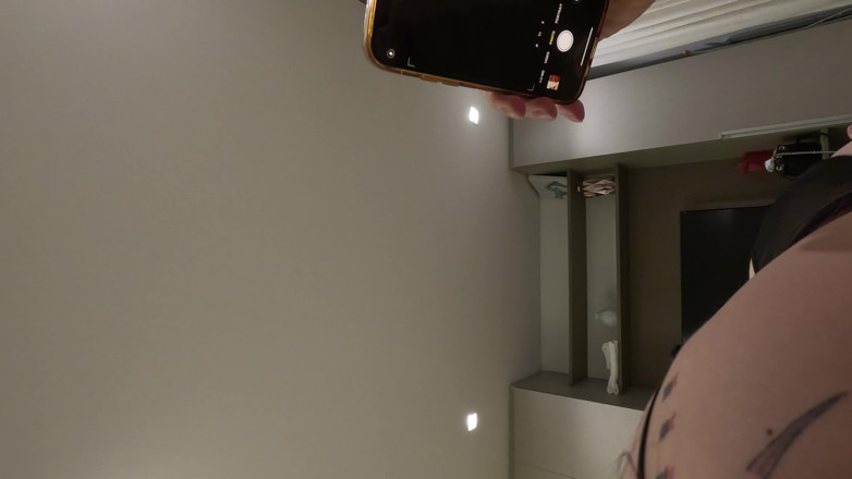 FlirtynDirty: Riley, robe courte de velours rouge, POV, pipe en amazone,...