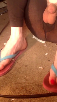 Wanki8ng My Maggot and Playing with My Feet