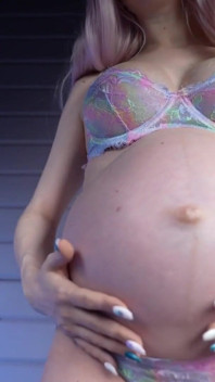 9 Month Pregnant Belly Is Hungry