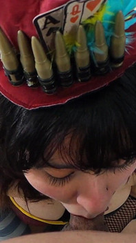 Mad Moxxi chupa una jugosa polla