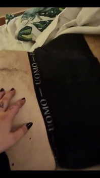 Tati fute dur o servitoare în camera de hotel