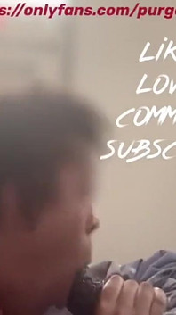 Si Dia membangunkan saya menghisap batang saya