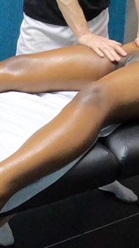 Sexig svart får fitta oljad massage - fingrar knulla orgasm