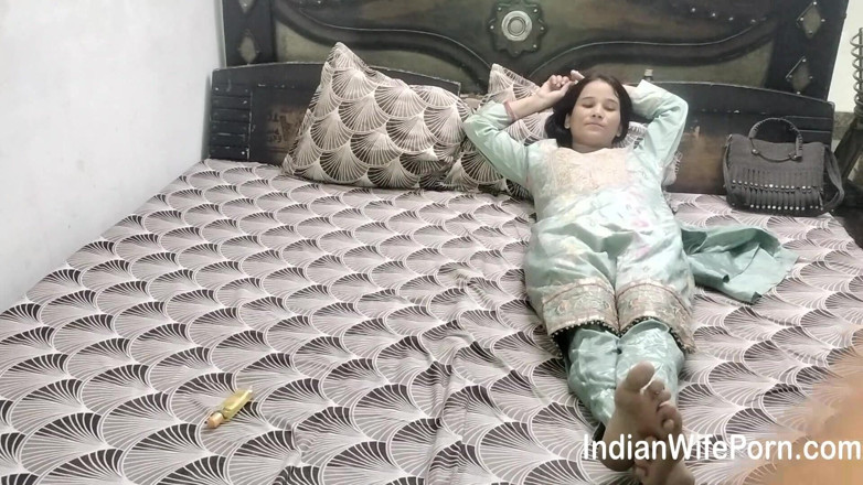 Indian pregnant wife: Gorąca indyjska żona porno Daje obciąganie i biorąc spermę w środku, aby...