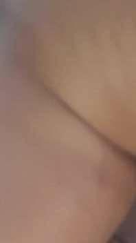 Ela Me Fode Com Tanta força E Meu Pau Enorme Fica Tão Duro E Molhado Da Buceta.