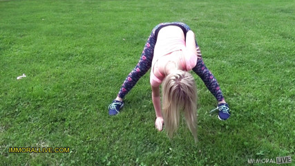 Immoral POV: Balon götlü ateşli kız yeni yoga türünü öğreniyor - 18 yaşındaki utangaç kız 2...